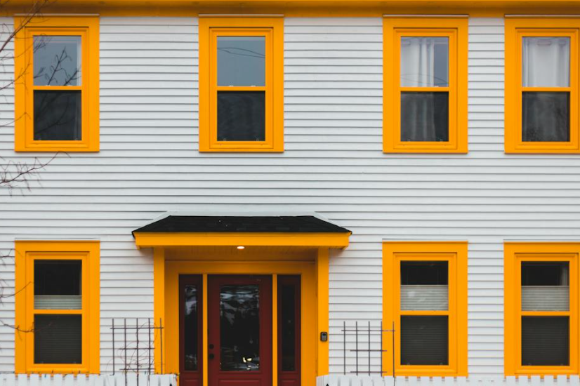 Lauko palangė: Funkcinis ir stilingas papildymas jūsų namų ar verslo išorėje