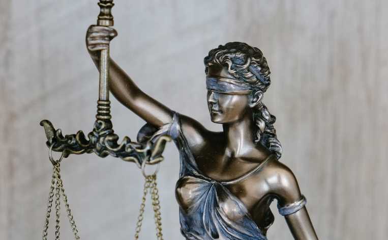 Teisinės konsultacijos paveldėjimo klausimais: Kas turi teisę ir pareigą?