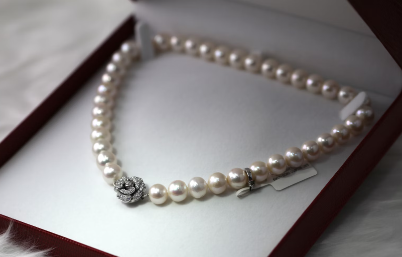 Auksiniai Papuošalai: Kaip Pasirinkti Geriausią Stilių Ir Kombinaciją Pagal Jūsų Asmeninį Skonį